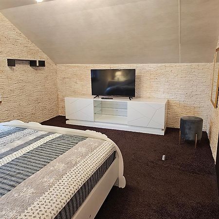 シフィノウイシチェ Apartament Aureliaヴィラ エクステリア 写真